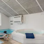 Cozy In With Sauna بيت للعطل *