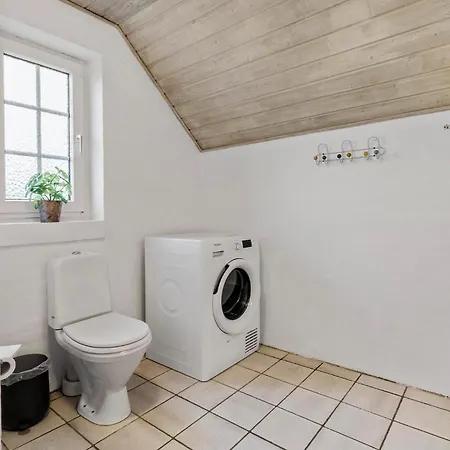5 Bedroom Gorgeous In Tatil Evi Ringkøbing