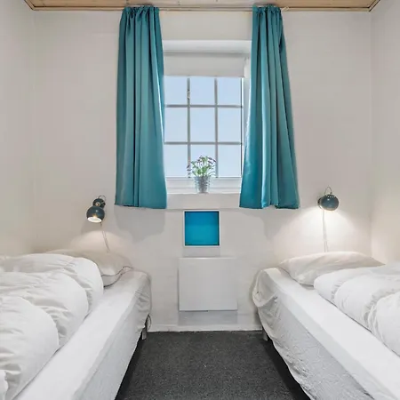 5 Bedroom Gorgeous In Holiday home